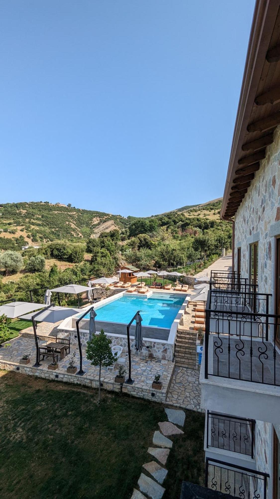 Gle-Alb Agrotourism Hotel Tepelene Exterior foto