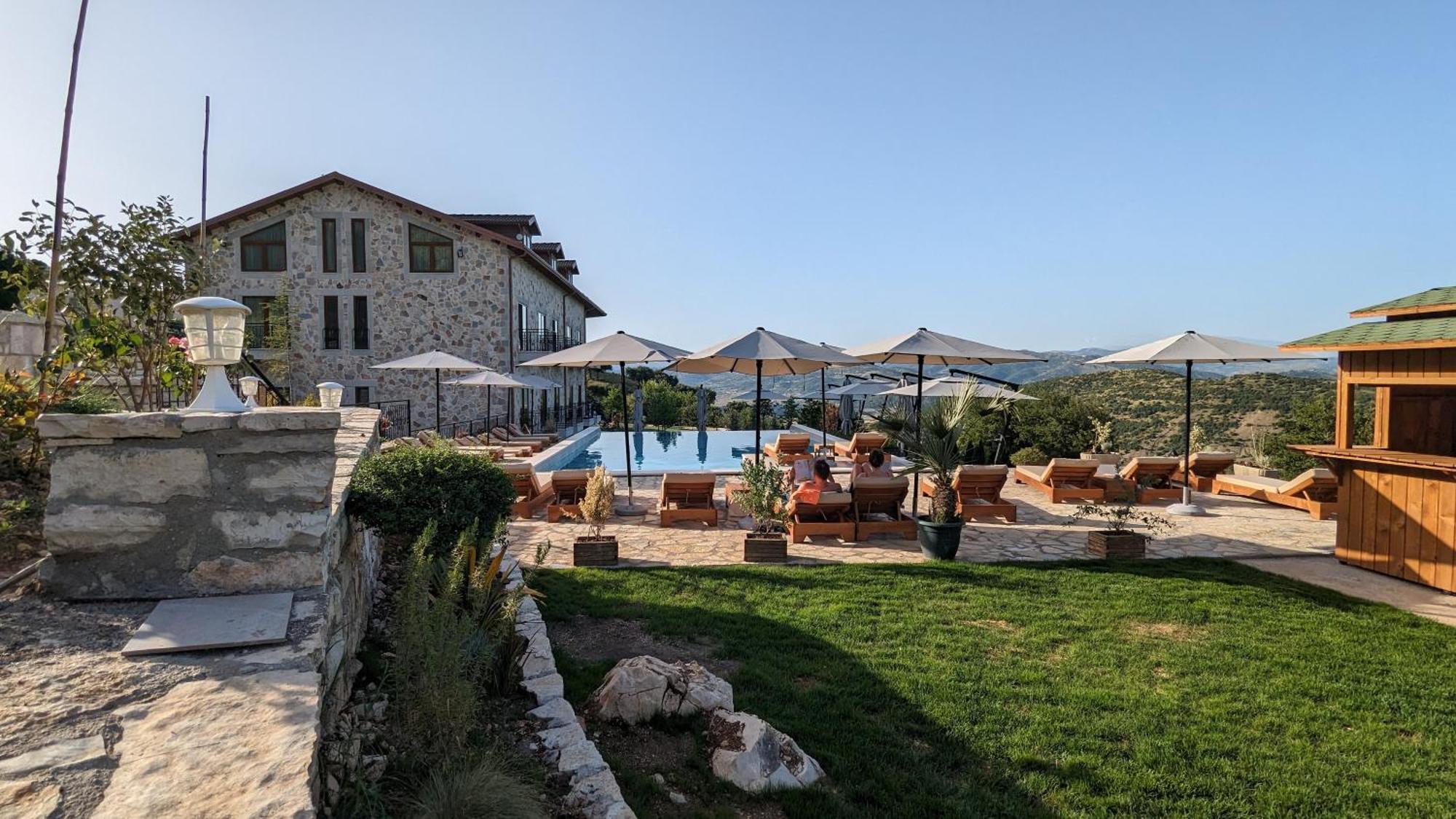 Gle-Alb Agrotourism Hotel Tepelene Exterior foto
