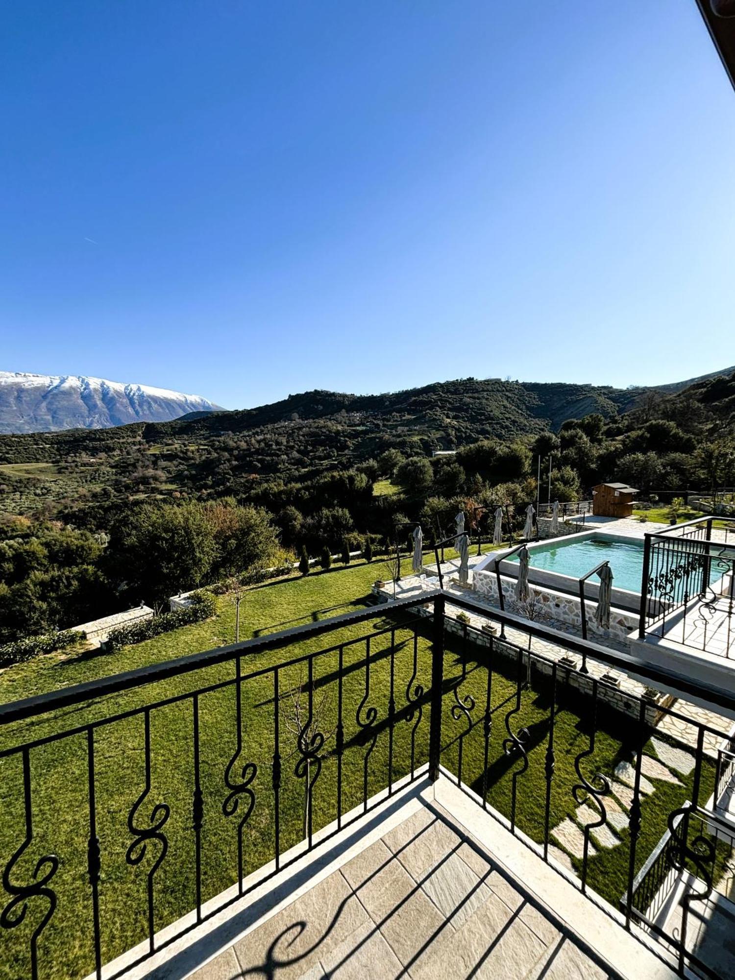 Gle-Alb Agrotourism Hotel Tepelene Exterior foto