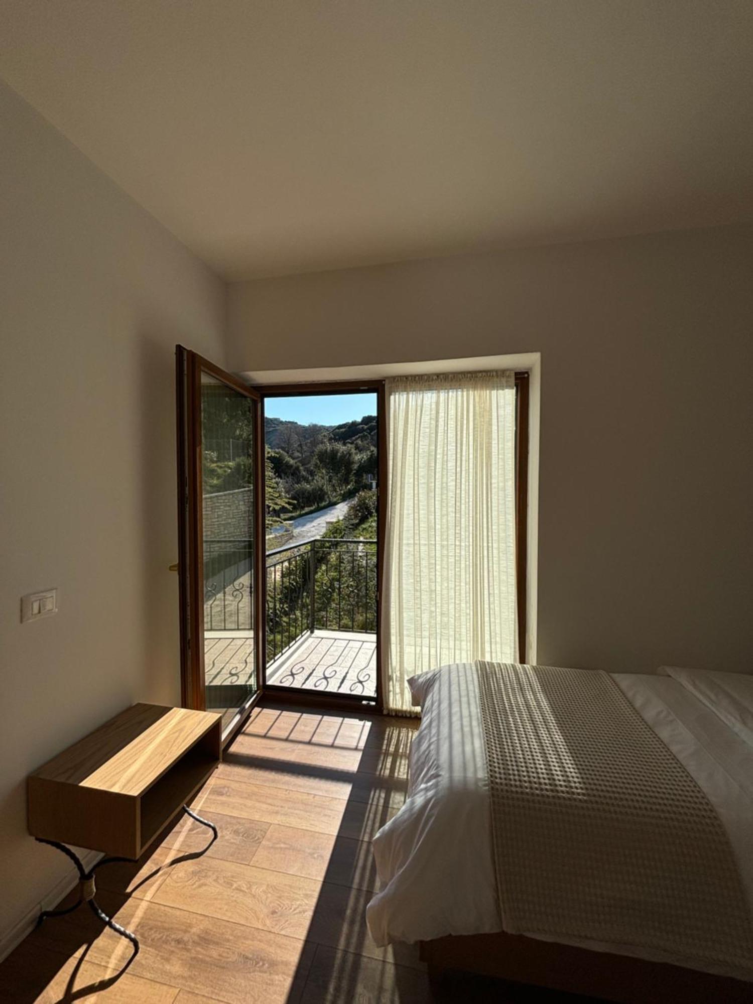 Gle-Alb Agrotourism Hotel Tepelene Exterior foto