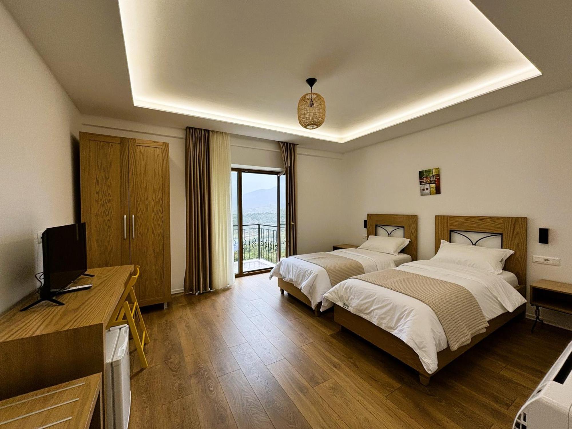 Gle-Alb Agrotourism Hotel Tepelene Exterior foto