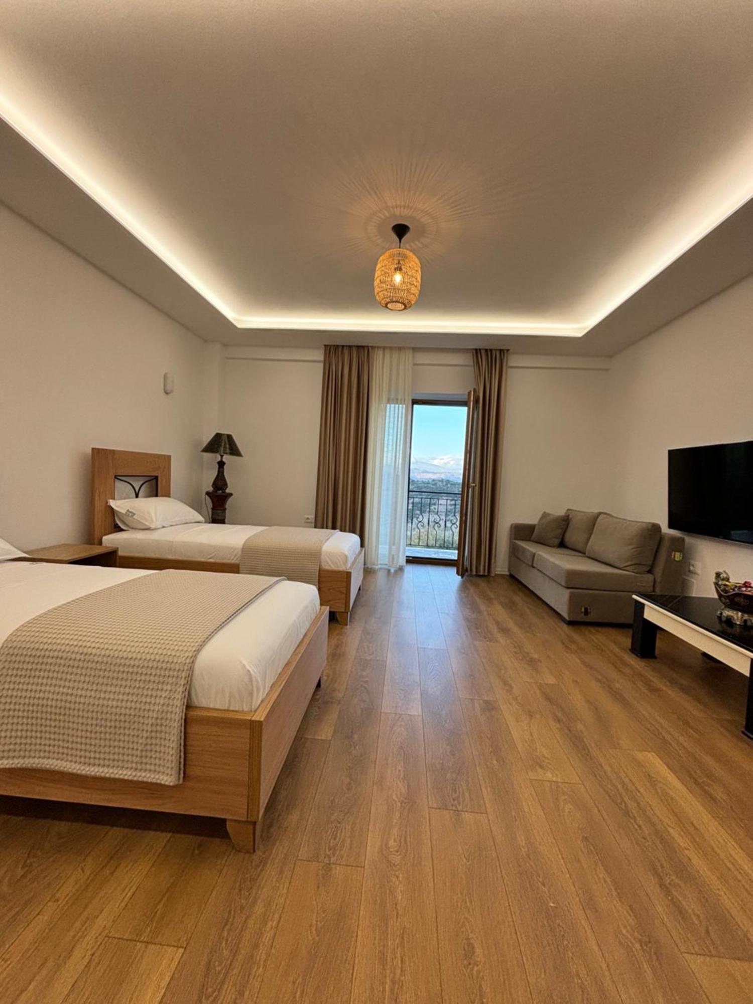 Gle-Alb Agrotourism Hotel Tepelene Exterior foto