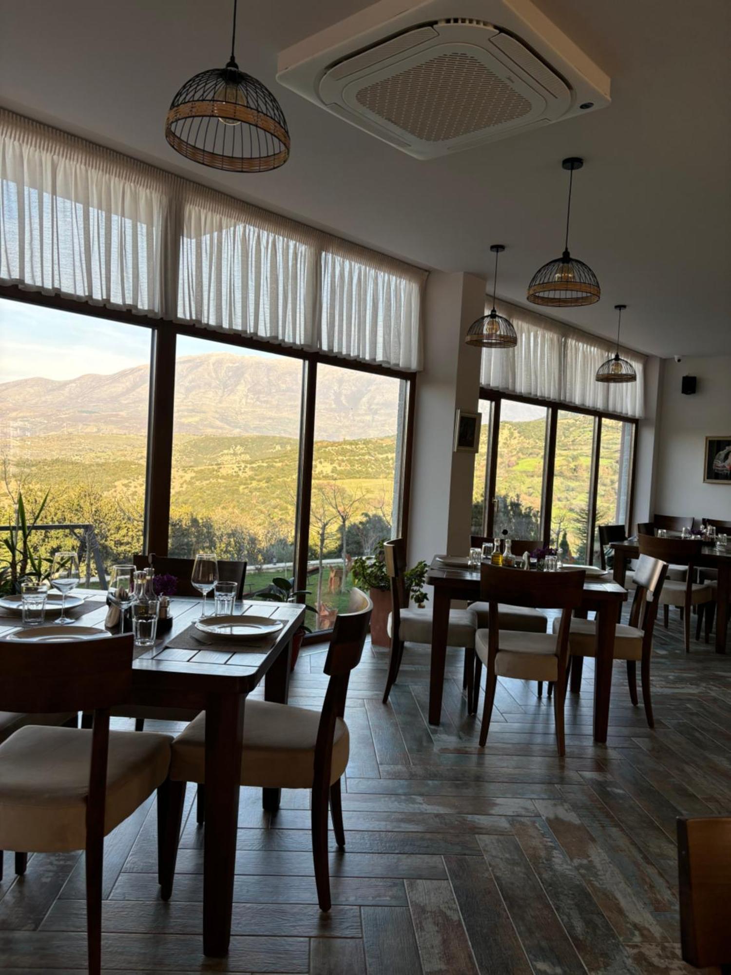 Gle-Alb Agrotourism Hotel Tepelene Exterior foto